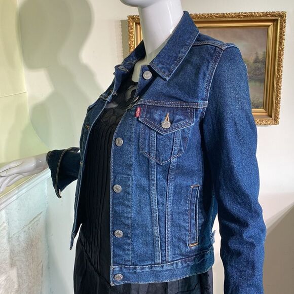 Levi’s Denim Classic Jean Jacket - Picture 7 of 14
